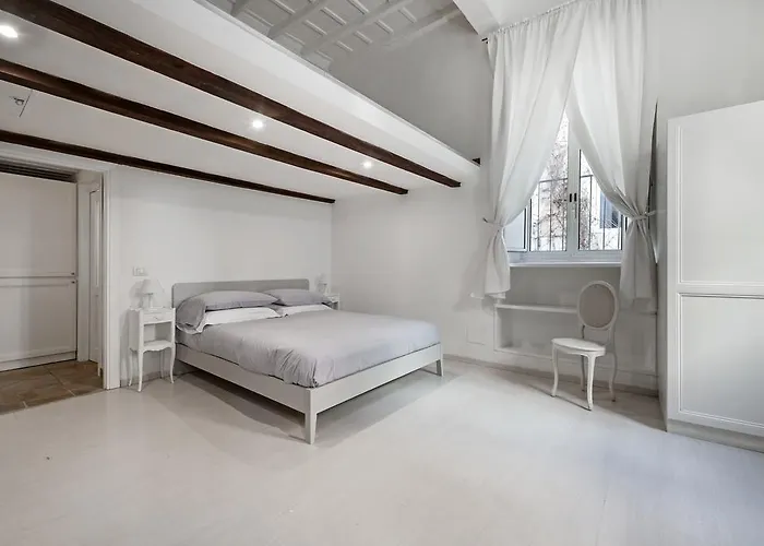 Antique-Modern Flat By Navona Square