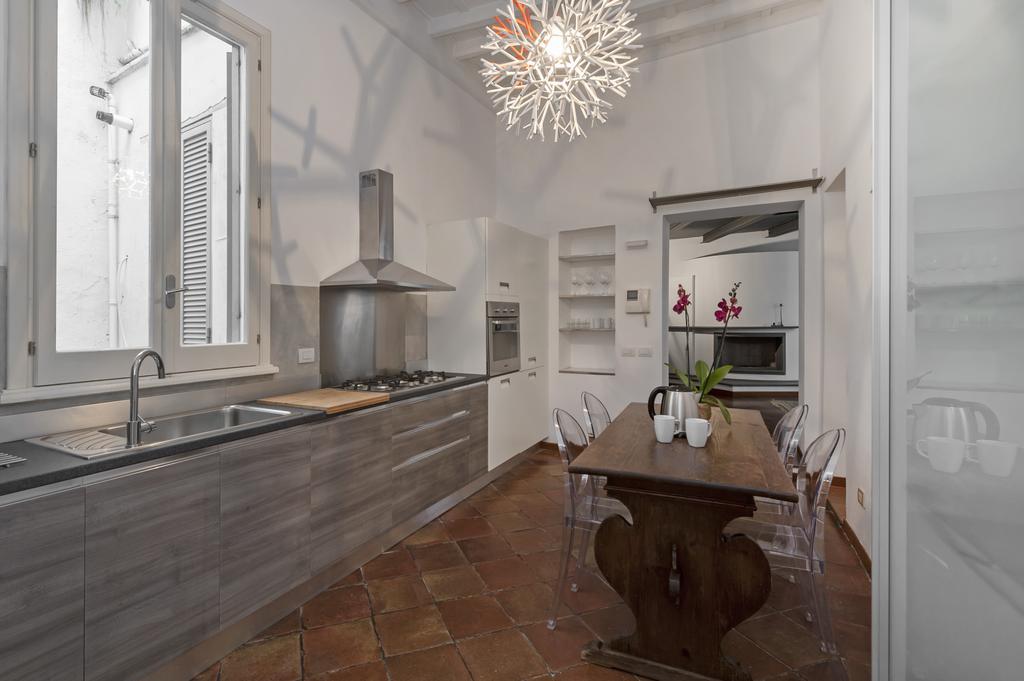 Antique-modern Flat By Navona Square Apartment *