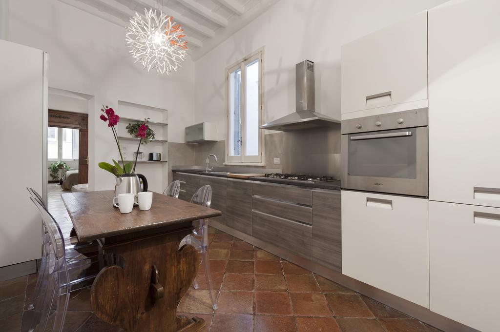 Antique-modern Flat By Navona Square Apartment Rome