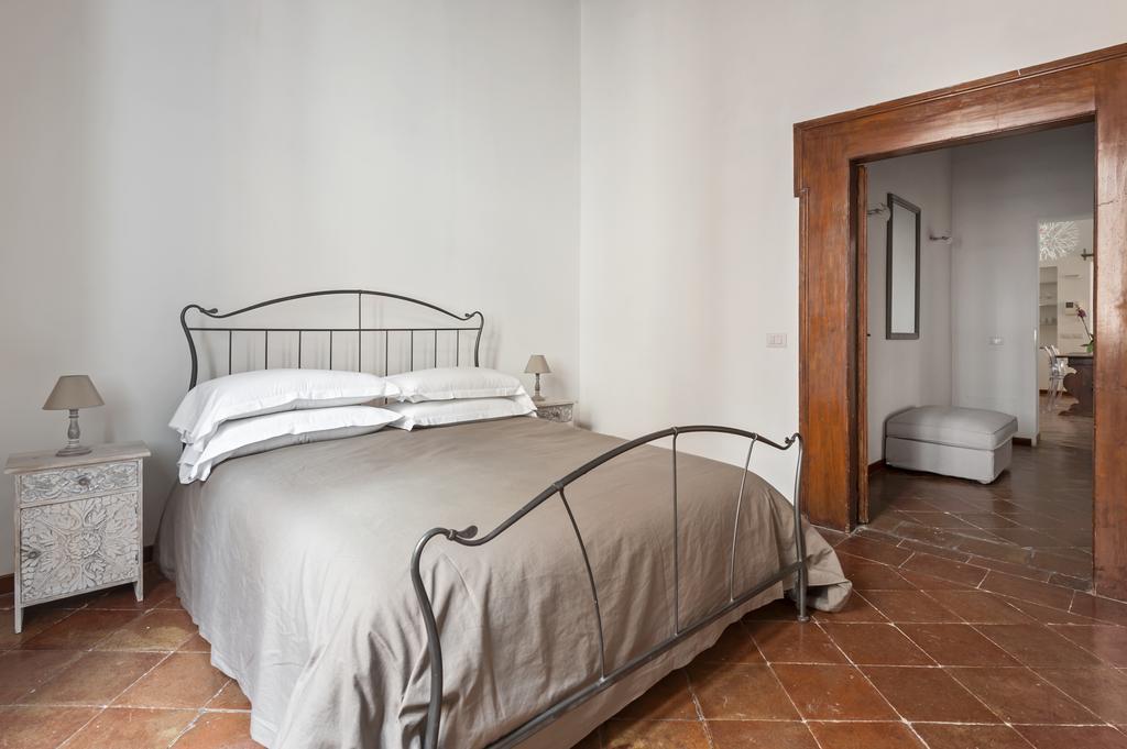 Antique-modern Flat By Navona Square Apartment Rome